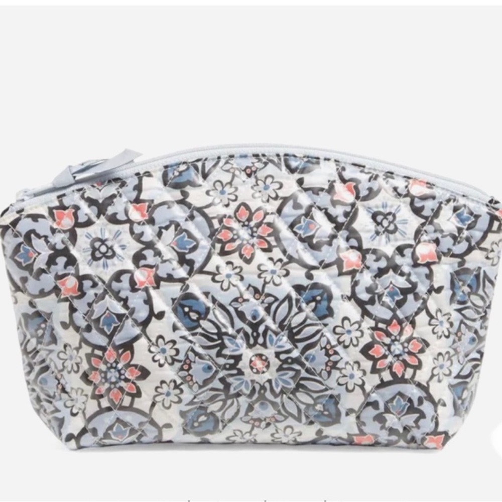 NWT Grand Traveler Cosmetic Bag in Lisbon Medallion